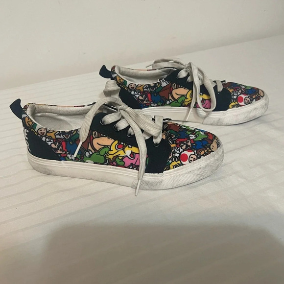Nintendo Super Mario Ground-Up Canvas Lace-Up Sneaker Shoes Unisex Youth Size 4 - Picture 3 of 15